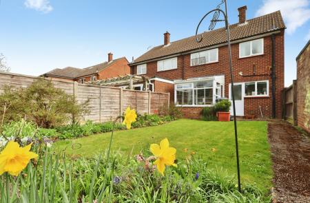 3 bedroom Semi-detached house for sale in Wellingham Avenue, Hitchin