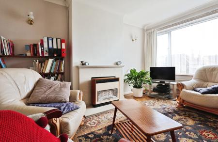 3 bedroom Semi-detached house for sale in Wellingham Avenue, Hitchin