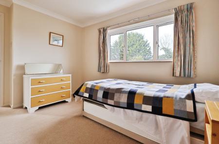 3 bedroom Semi-detached house for sale in Wellingham Avenue, Hitchin