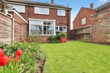 3 bedroom Semi-detached house for sale in Wellingham Avenue, Hitchin