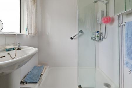 3 bedroom Semi-detached house for sale in Wellingham Avenue, Hitchin