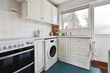 3 bedroom Semi-detached house for sale in Wellingham Avenue, Hitchin