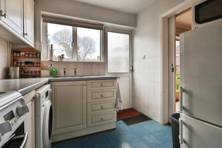 3 bedroom Semi-detached house for sale in Wellingham Avenue, Hitchin