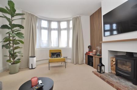 3 bedroom Semi-detached house for sale in Cambridge Road, Hitchin