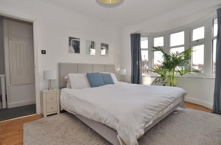 3 bedroom Semi-detached house for sale in Cambridge Road, Hitchin