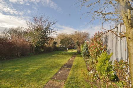 3 bedroom Semi-detached house for sale in Cambridge Road, Hitchin