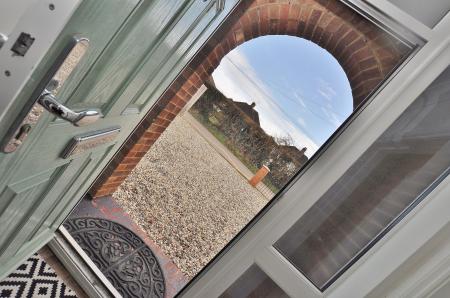 3 bedroom Semi-detached house for sale in Cambridge Road, Hitchin