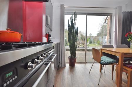 3 bedroom Semi-detached house for sale in Cambridge Road, Hitchin