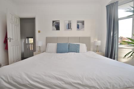 3 bedroom Semi-detached house for sale in Cambridge Road, Hitchin