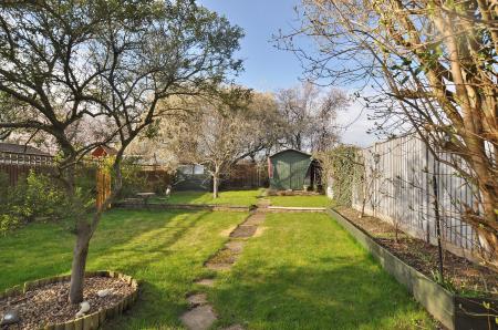 3 bedroom Semi-detached house for sale in Cambridge Road, Hitchin