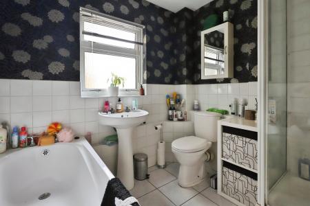 1 bedroom Flat for sale in Yarmouth Road, Stevenage