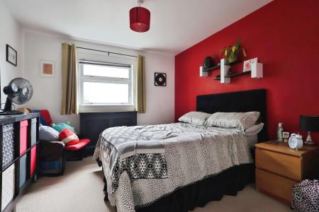 1 bedroom Flat for sale in Yarmouth Road, Stevenage