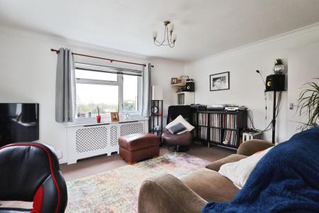 1 bedroom Flat for sale in Yarmouth Road, Stevenage