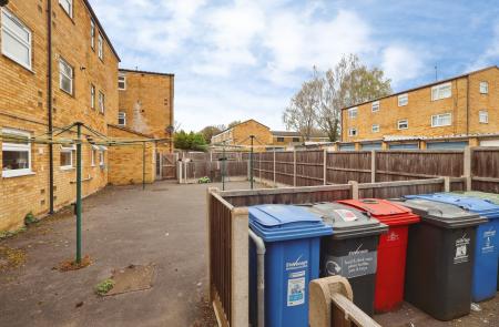 1 bedroom Flat for sale in Yarmouth Road, Stevenage