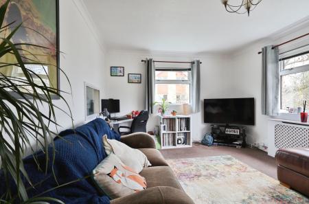 1 bedroom Flat for sale in Yarmouth Road, Stevenage