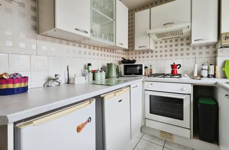 1 bedroom Flat for sale in Yarmouth Road, Stevenage