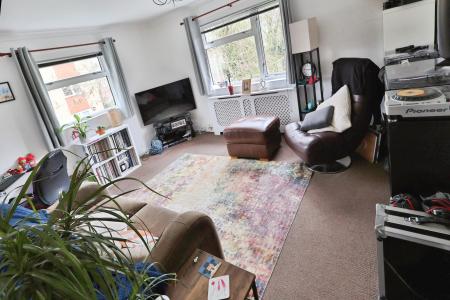 1 bedroom Flat for sale in Yarmouth Road, Stevenage