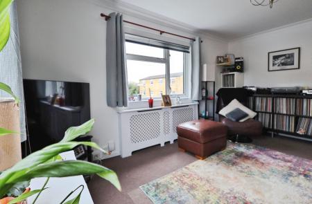 1 bedroom Flat for sale in Yarmouth Road, Stevenage