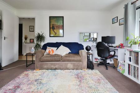 1 bedroom Flat for sale in Yarmouth Road, Stevenage