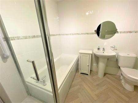 2 bedroom Cottage to let in High Street, Meppershall, SG17