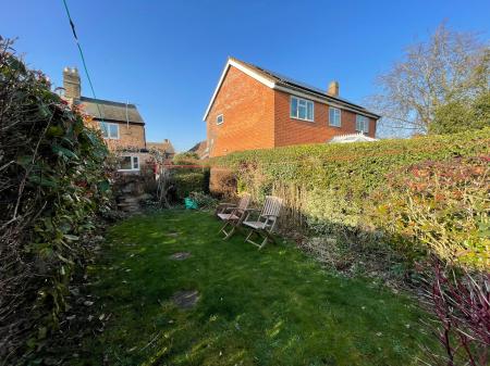 2 bedroom Cottage to let in High Street, Meppershall, SG17