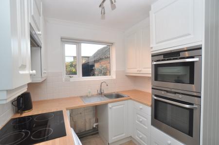 2 bedroom Cottage to let in High Street, Meppershall, SG17