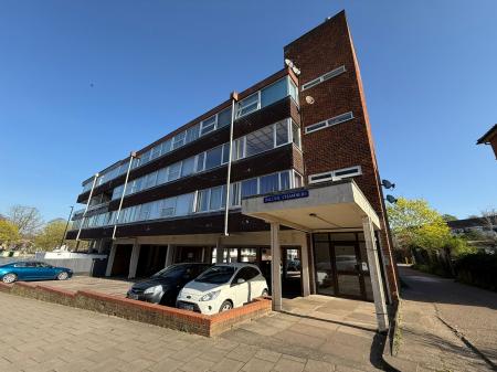 1 bedroom Flat to let in Hollow Lane, Hitchin, SG4