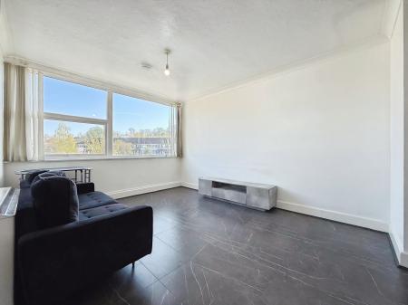 1 bedroom Flat to let in Hollow Lane, Hitchin, SG4