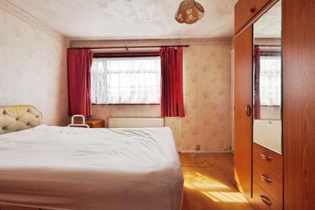 4 bedroom Semi-detached house for sale in Briars Lane, Hatfield