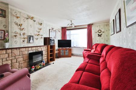 4 bedroom Semi-detached house for sale in Briars Lane, Hatfield