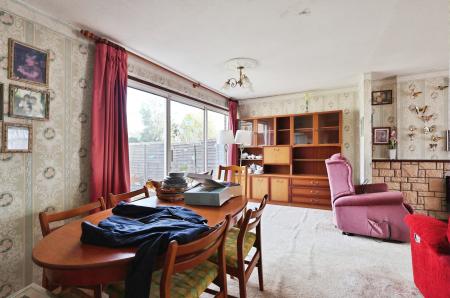 4 bedroom Semi-detached house for sale in Briars Lane, Hatfield