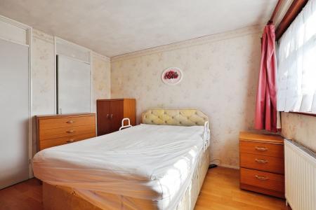 4 bedroom Semi-detached house for sale in Briars Lane, Hatfield