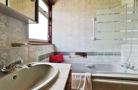 4 bedroom Semi-detached house for sale in Briars Lane, Hatfield