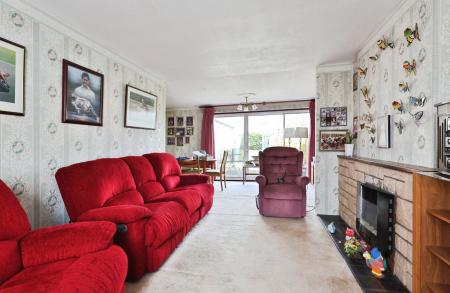 4 bedroom Semi-detached house for sale in Briars Lane, Hatfield