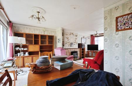 4 bedroom Semi-detached house for sale in Briars Lane, Hatfield