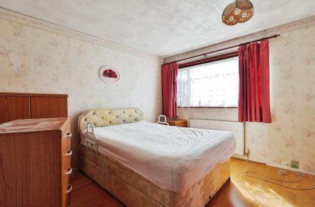 4 bedroom Semi-detached house for sale in Briars Lane, Hatfield