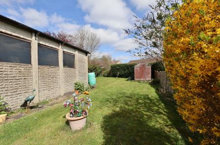 4 bedroom Semi-detached house for sale in Briars Lane, Hatfield