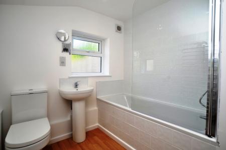 3 bedroom Terraced House to let in Grove Road, Hitchin, SG5