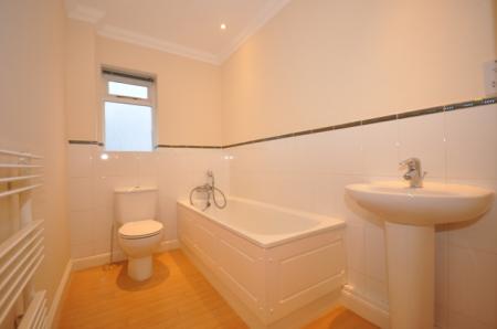 2 bedroom Flat to let in Morello Gardens, Hitchin, SG4