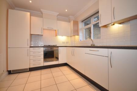 2 bedroom Flat to let in Morello Gardens, Hitchin, SG4