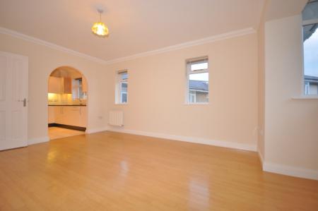 2 bedroom Flat to let in Morello Gardens, Hitchin, SG4