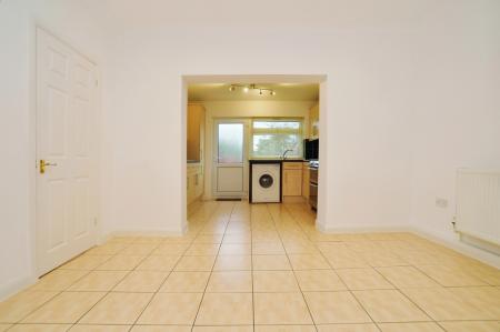 3 bedroom Terraced House to let in Redhill Road, Hitchin, SG5