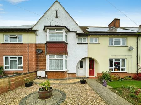 3 bedroom Terraced House to let in Redhill Road, Hitchin, SG5