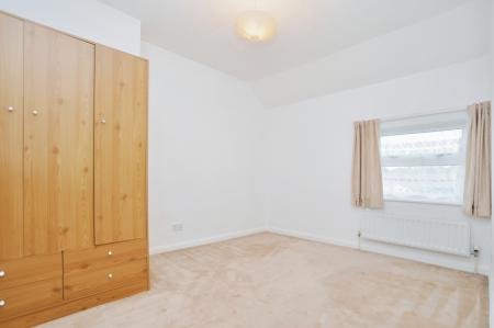 3 bedroom Terraced House to let in Redhill Road, Hitchin, SG5