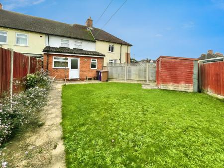 3 bedroom Terraced House to let in Redhill Road, Hitchin, SG5