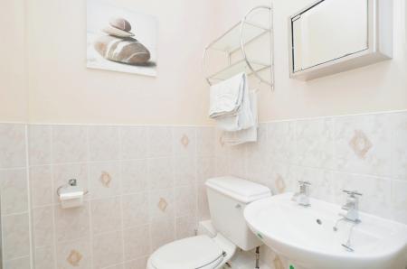 3 bedroom Terraced House to let in Redhill Road, Hitchin, SG5