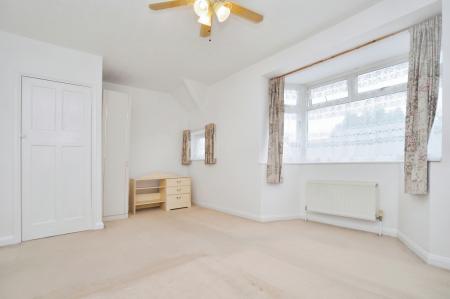 3 bedroom Terraced House to let in Redhill Road, Hitchin, SG5