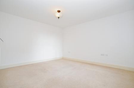 2 bedroom Flat to let in Coopers Yard, Hitchin, SG5