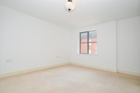 2 bedroom Flat to let in Coopers Yard, Hitchin, SG5