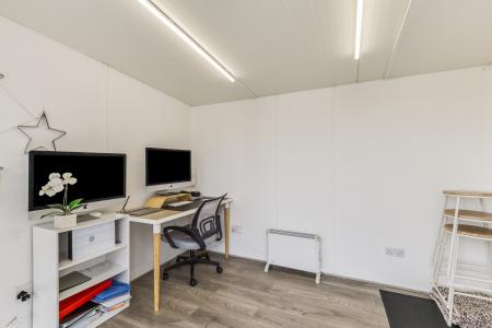 4 bedroom Semi-detached house for sale in Millard Way, Hitchin